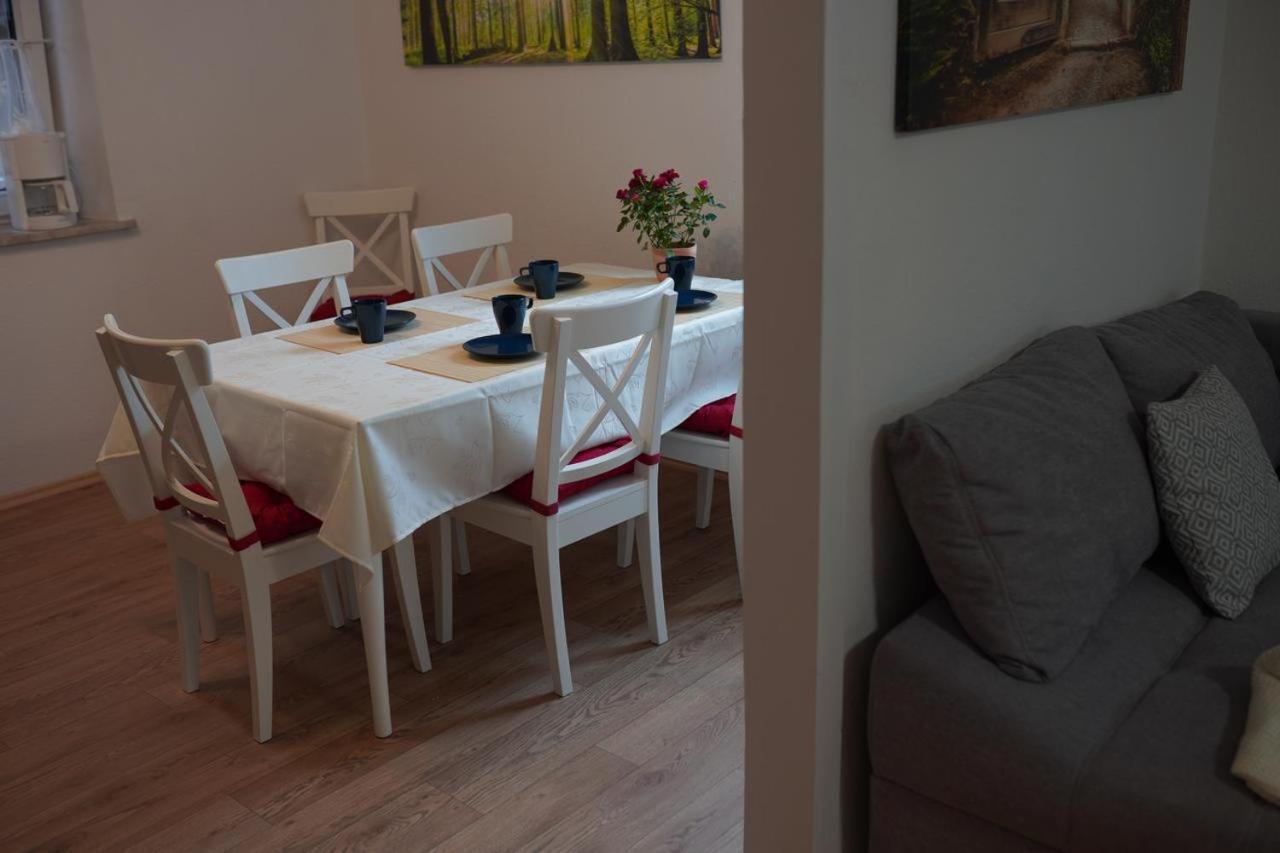 Pension - Gaestehaus Zum Pfaelzerwald Hinterweidenthal エクステリア 写真