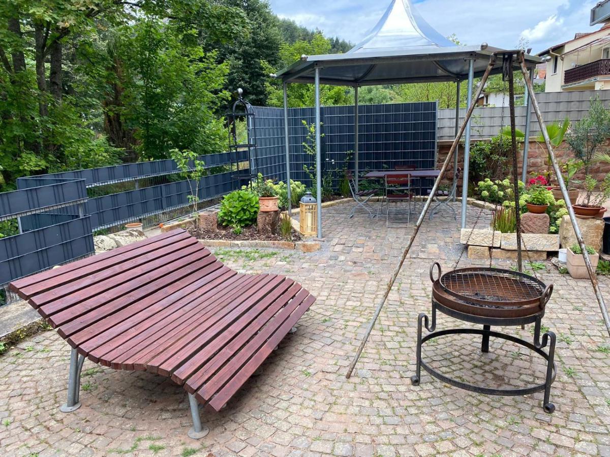Pension - Gaestehaus Zum Pfaelzerwald Hinterweidenthal エクステリア 写真