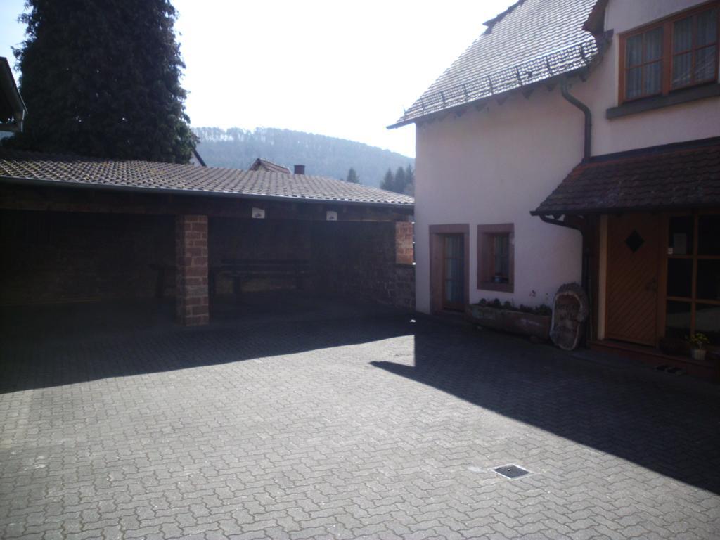 Pension - Gaestehaus Zum Pfaelzerwald Hinterweidenthal エクステリア 写真