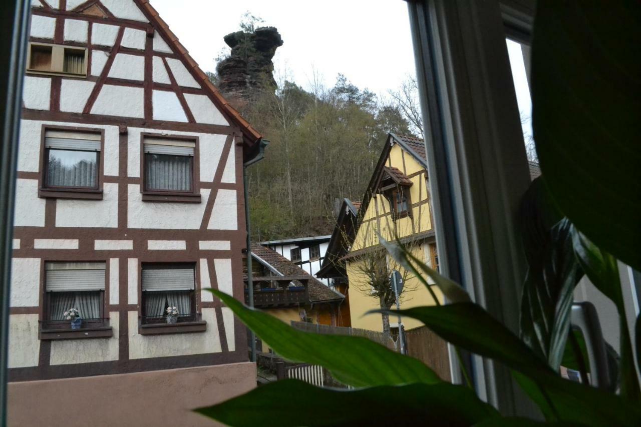 Pension - Gaestehaus Zum Pfaelzerwald Hinterweidenthal エクステリア 写真